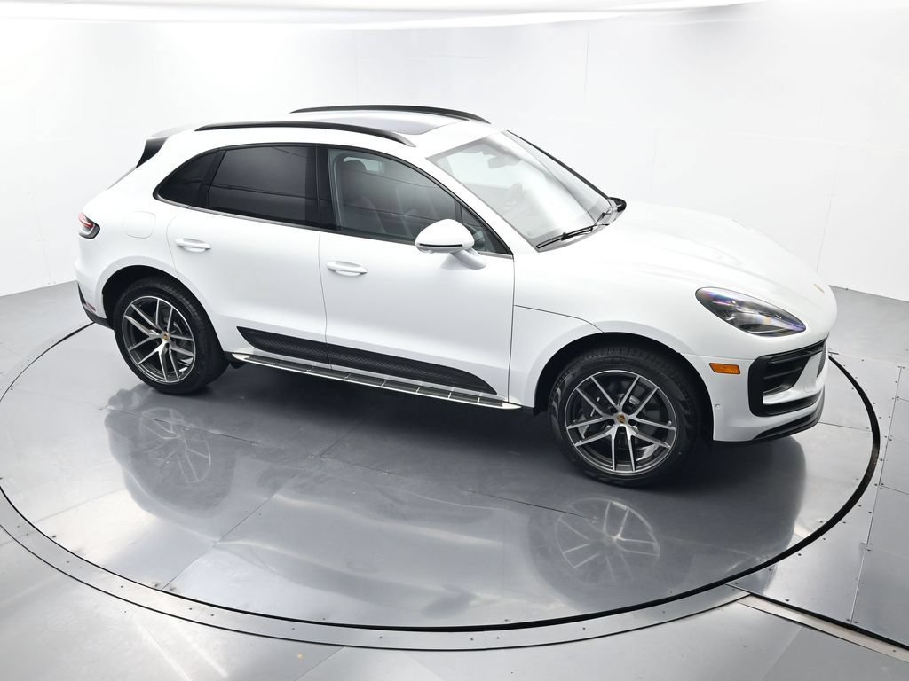 Certified 2025 Porsche Macan Turbo AWD/4WD image 44