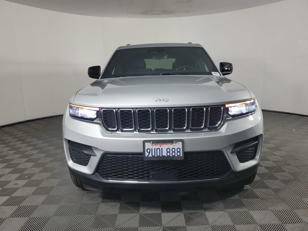 Used 2025 Jeep Grand Cherokee Laredo X image 9