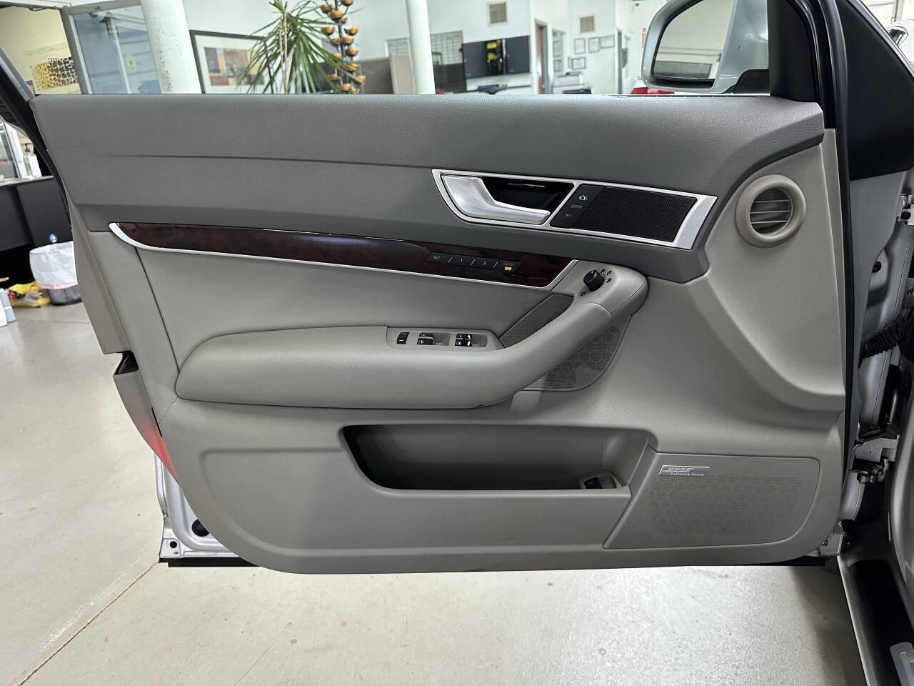 Used 2005 Audi A6 3.2 image 10