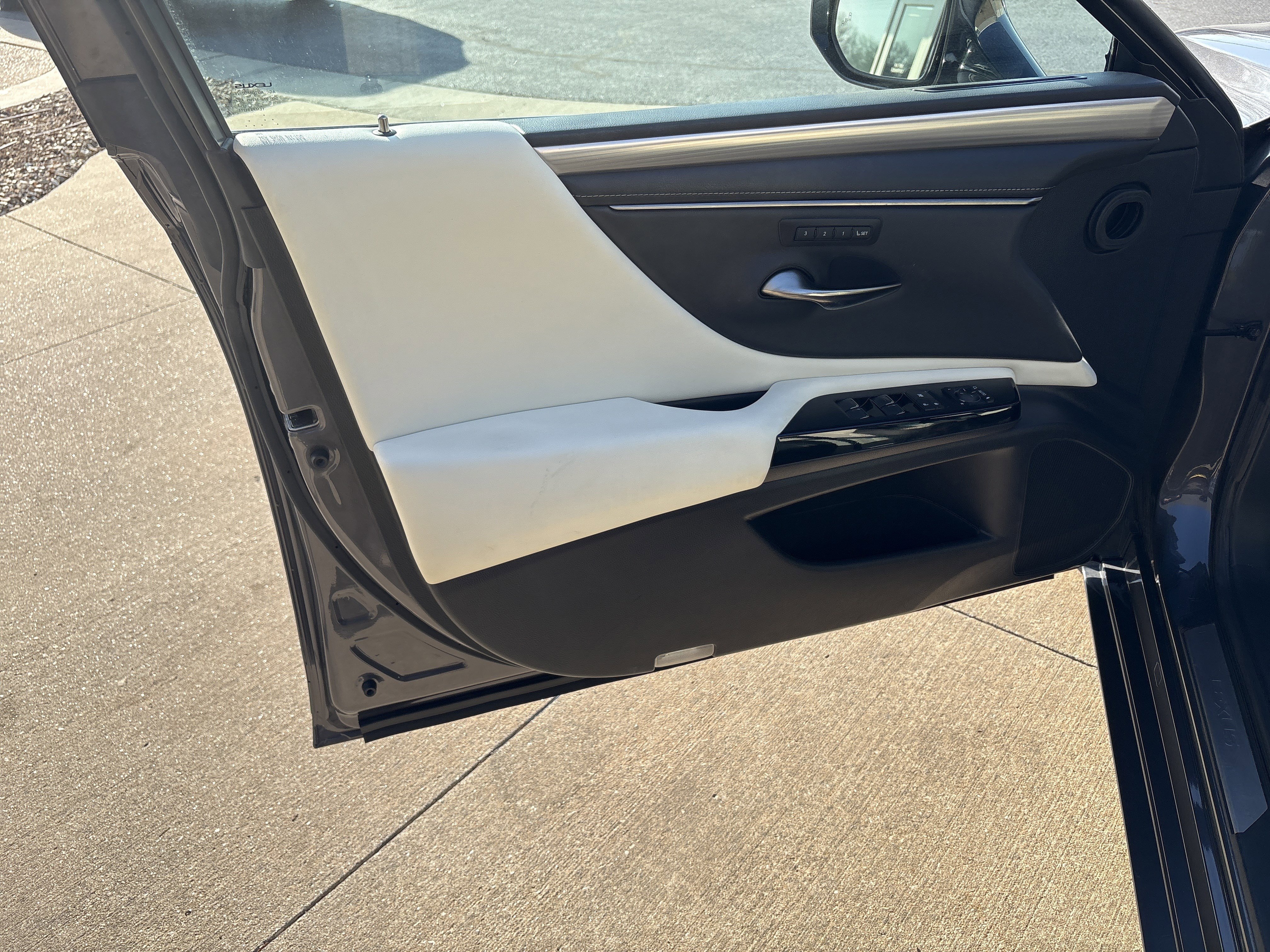 Used 2023 Lexus ES 350 F Sport image 14