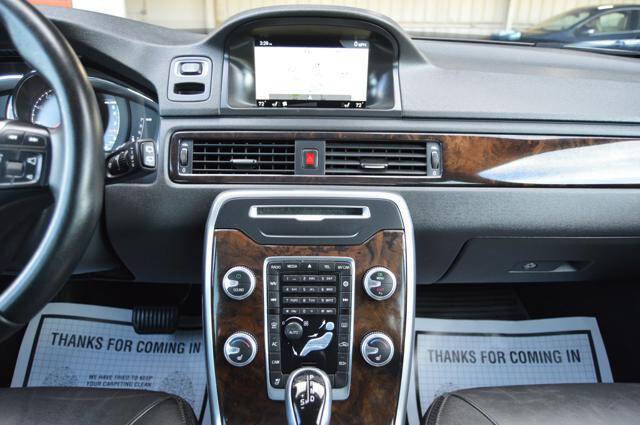 Used 2016 Volvo XC70 T5 Premier w/ Proximity Package image 21