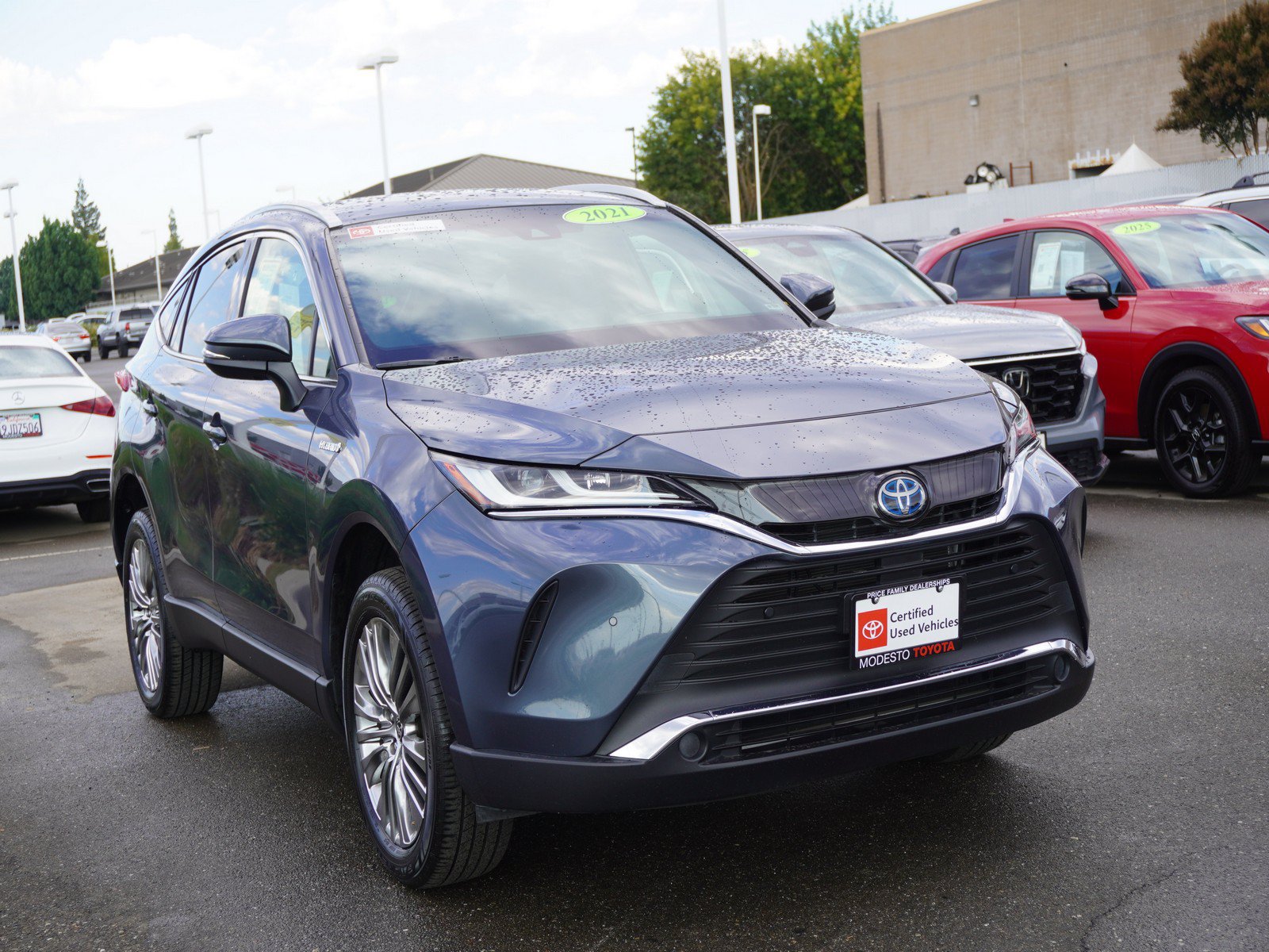 Used 2021 Toyota Venza XLE w/ Carpet Mat Package (TMS)