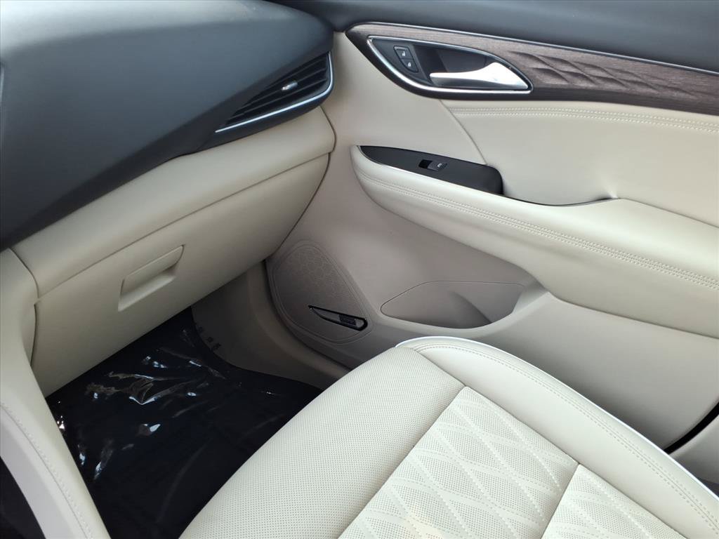Used 2023 Buick Envision Avenir AWD/4WD image 23