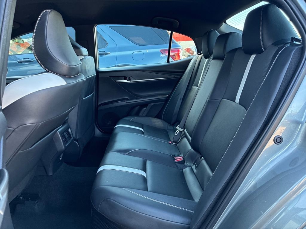 Used 2025 Toyota Camry SE image 24