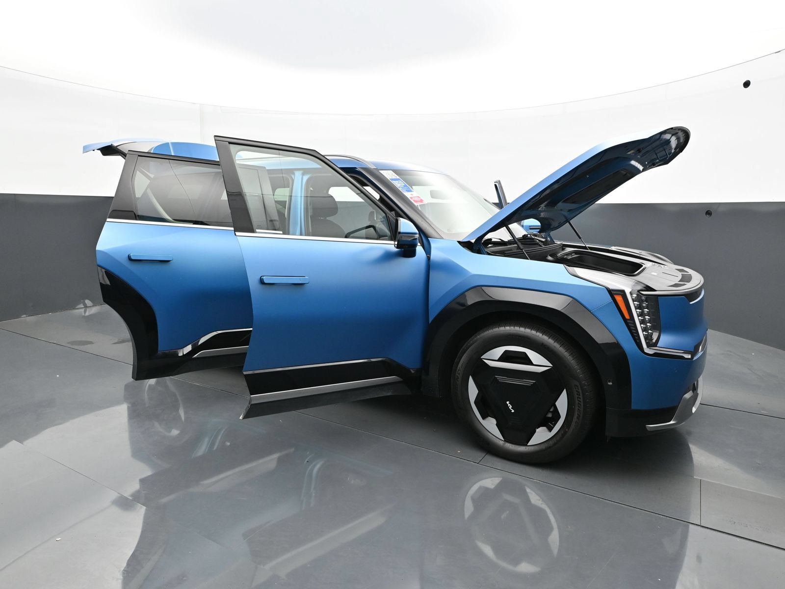 Used 2024 Kia EV9 Land w/ Towing Package AWD/4WD image 46