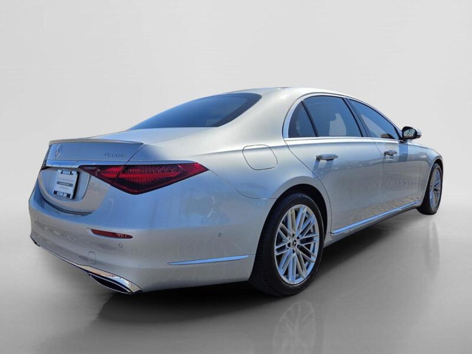 Used 2023 Mercedes-Benz S 580 4MATIC Sedan w/ Warmth & Comfort Package image 5
