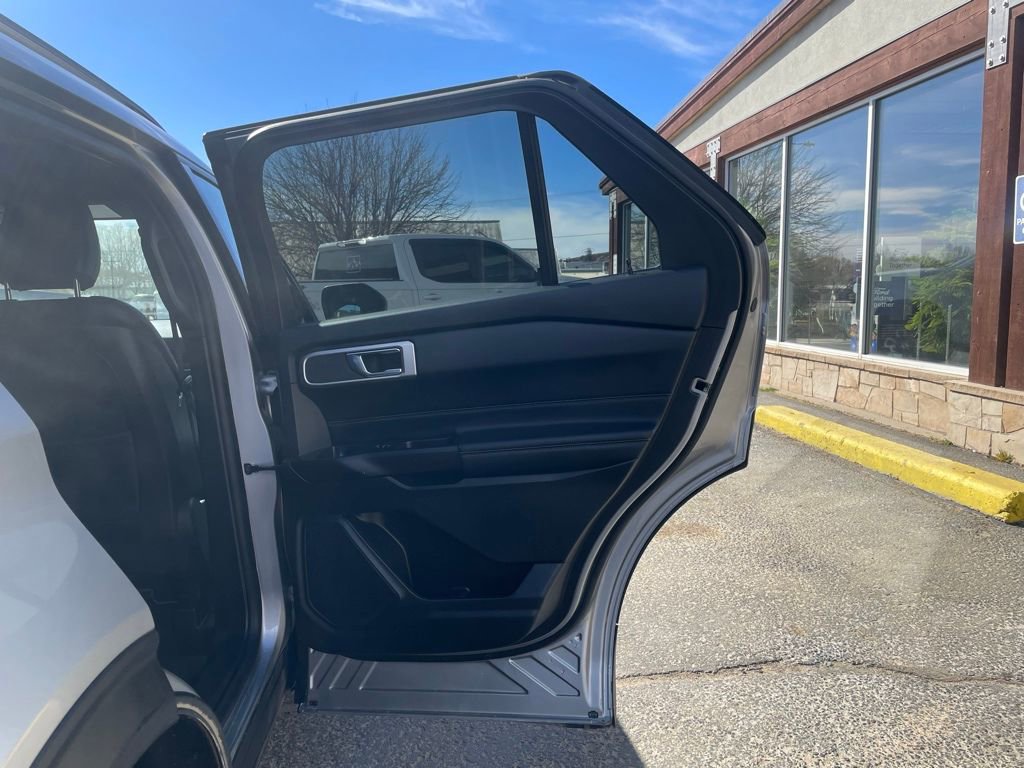 Used 2020 Ford Explorer XLT w/ Equipment Group 202A image 19