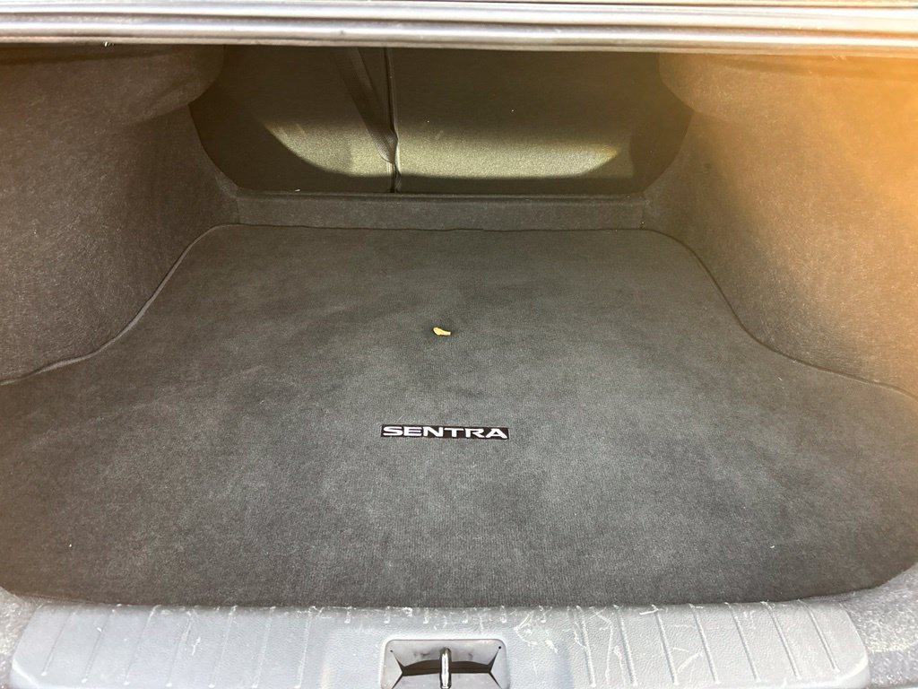 Used 2025 Nissan Sentra SR FWD image 10