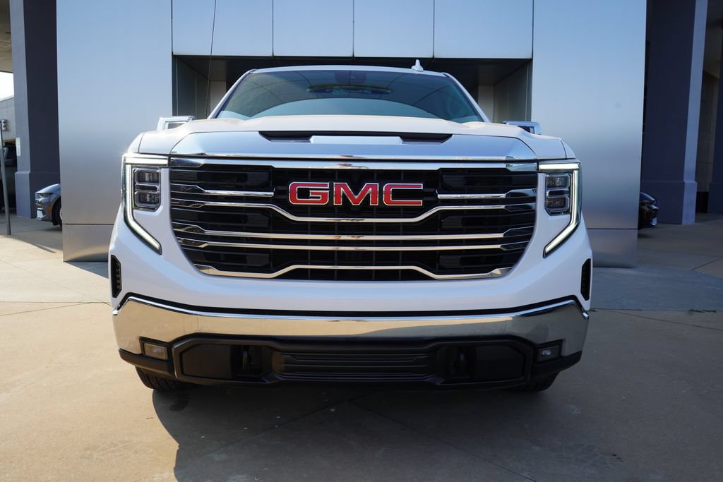 Used 2025 GMC Sierra 1500 SLT RWD image 4