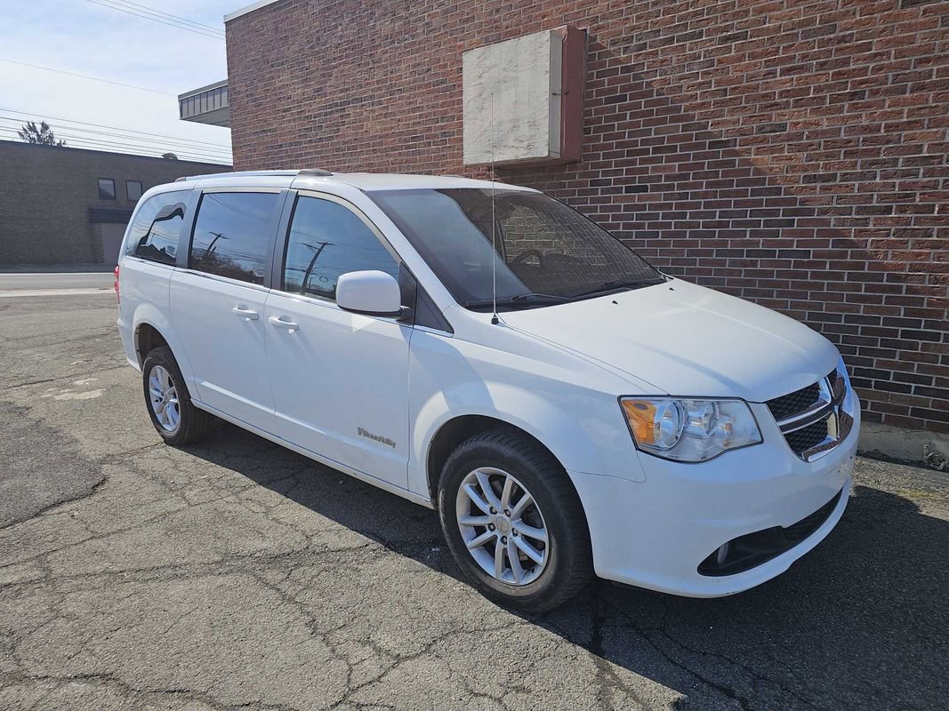 Used 2019 Dodge Grand Caravan SXT image 5