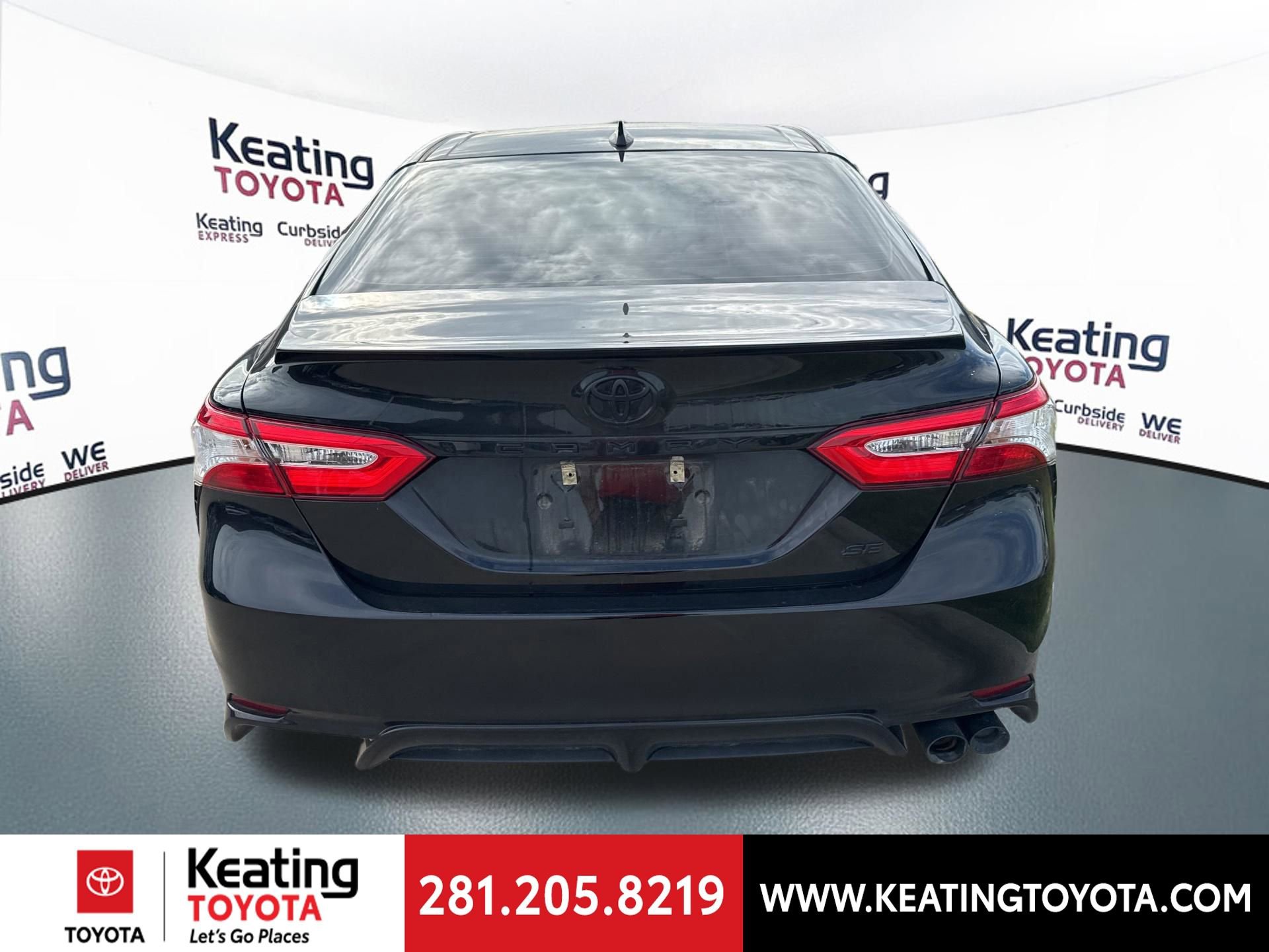 Used 2020 Toyota Camry SE w/ Convenience Package FWD image 6