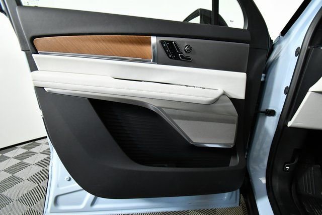 New 2026 Cadillac Vistiq Sport w/ LPO, Floor Liner Package image 22