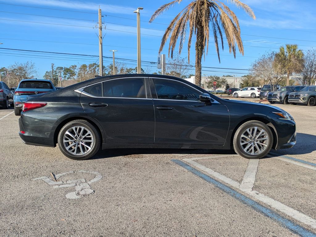 Used 2023 Lexus ES 350 w/ Accessory Package (Z2) image 7