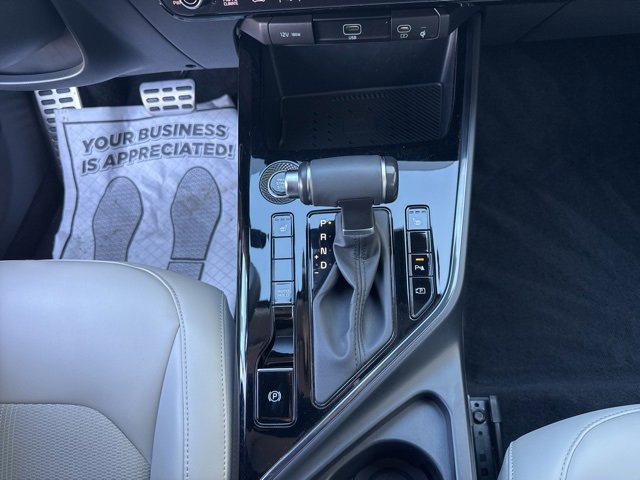 Certified 2024 Kia Niro EX Touring image 12