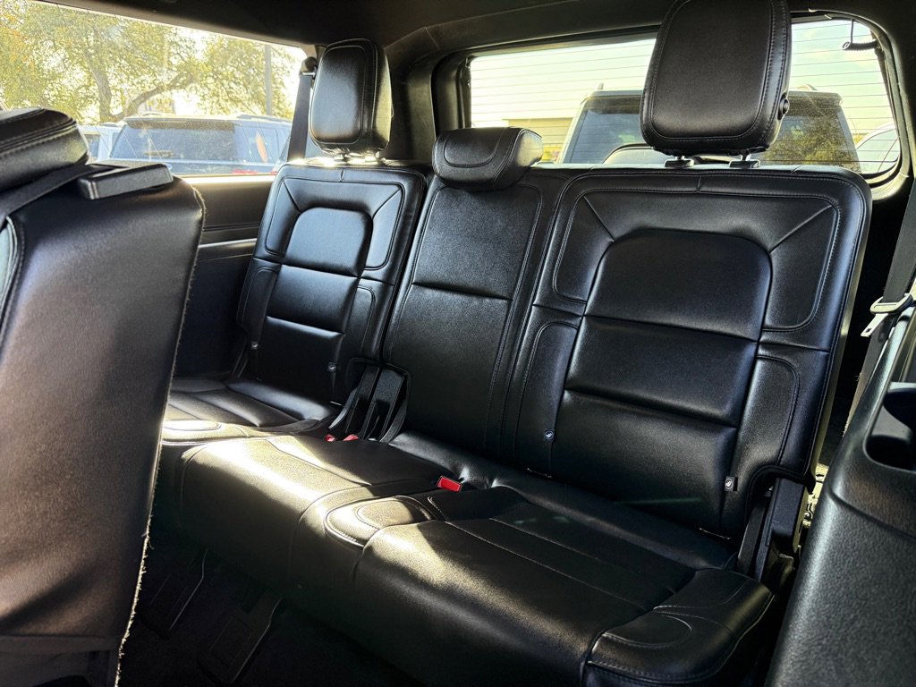 Used 2018 Lincoln Navigator L Reserve w/ Technology Package image 16