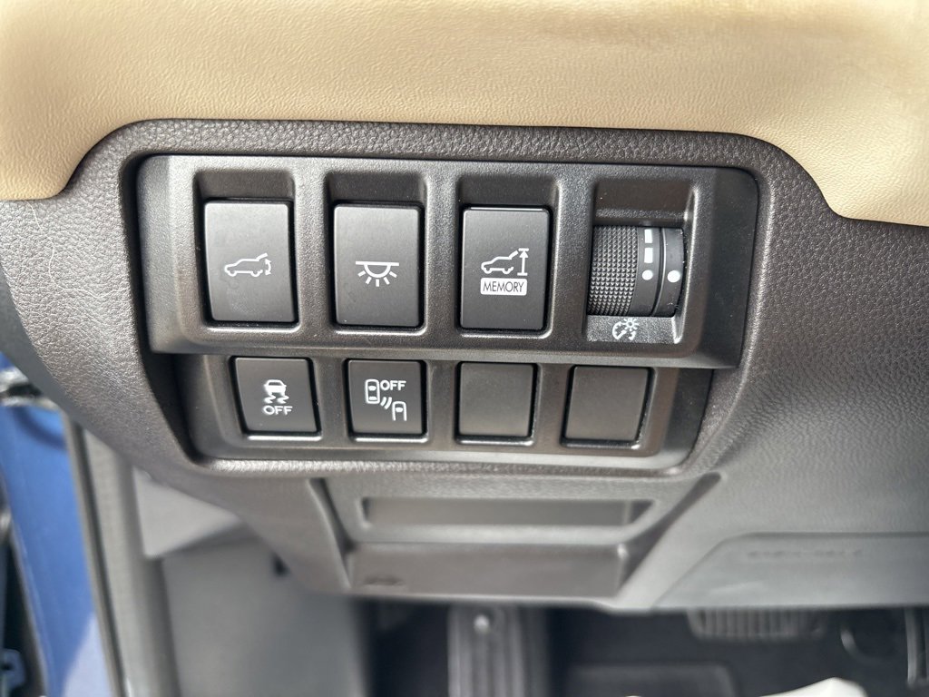 Used 2022 Subaru Ascent Limited w/ Technology Package image 27