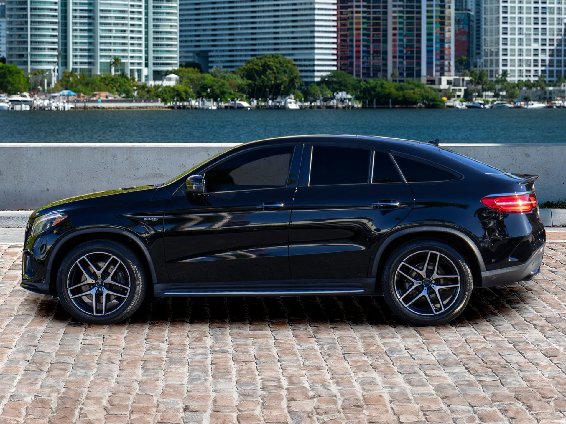 Used 2018 Mercedes-Benz GLE 43 AMG 4MATIC Coupe w/ Premium 3 Package image 8