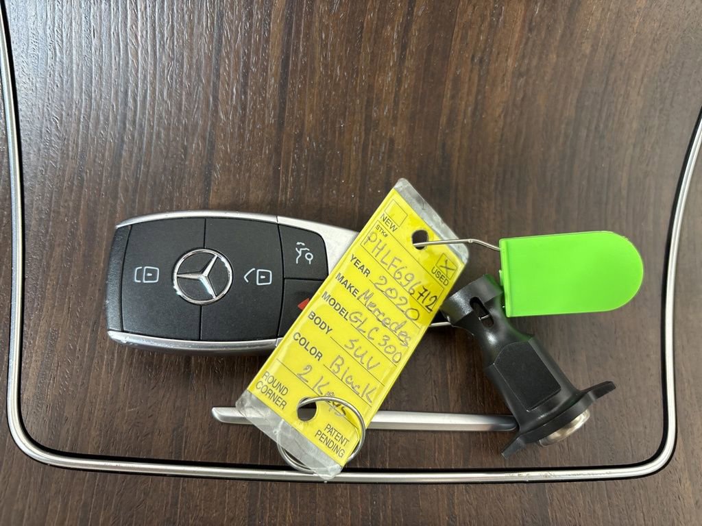 Used 2020 Mercedes-Benz GLC 300 4MATIC w/ Premium Package image 38