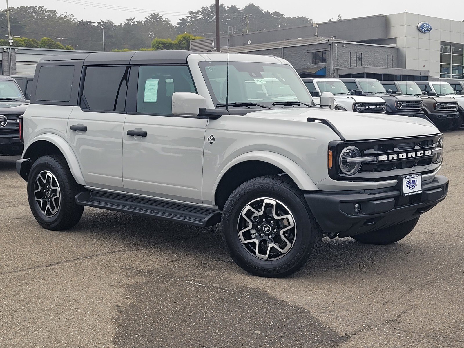 New 2026 Ford Bronco Outer Banks AWD/4WD image 2