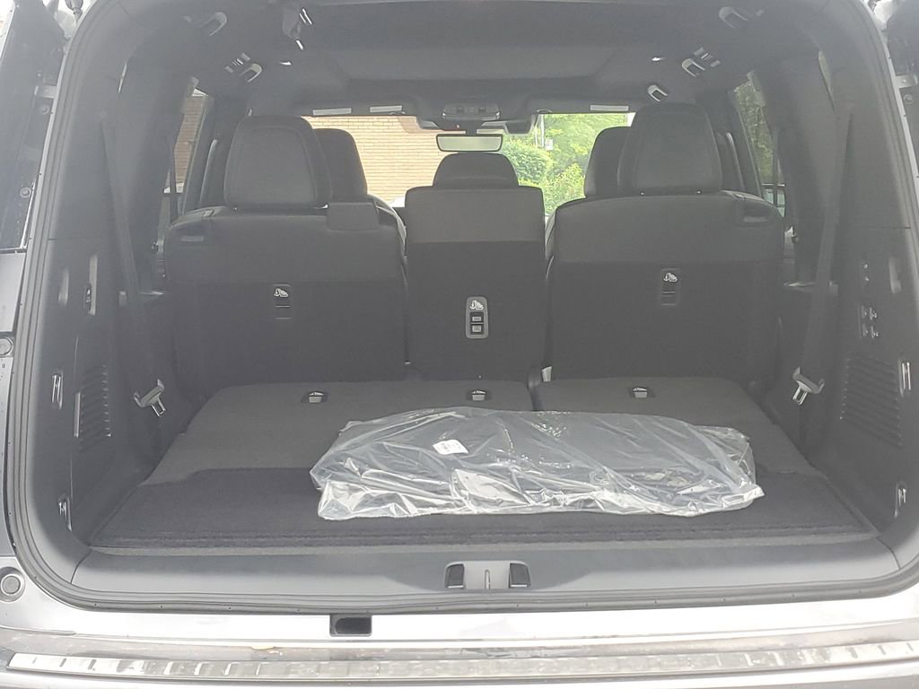 New 2025 Nissan Armada PRO-4X w/ Pro-4X Premium Package image 8