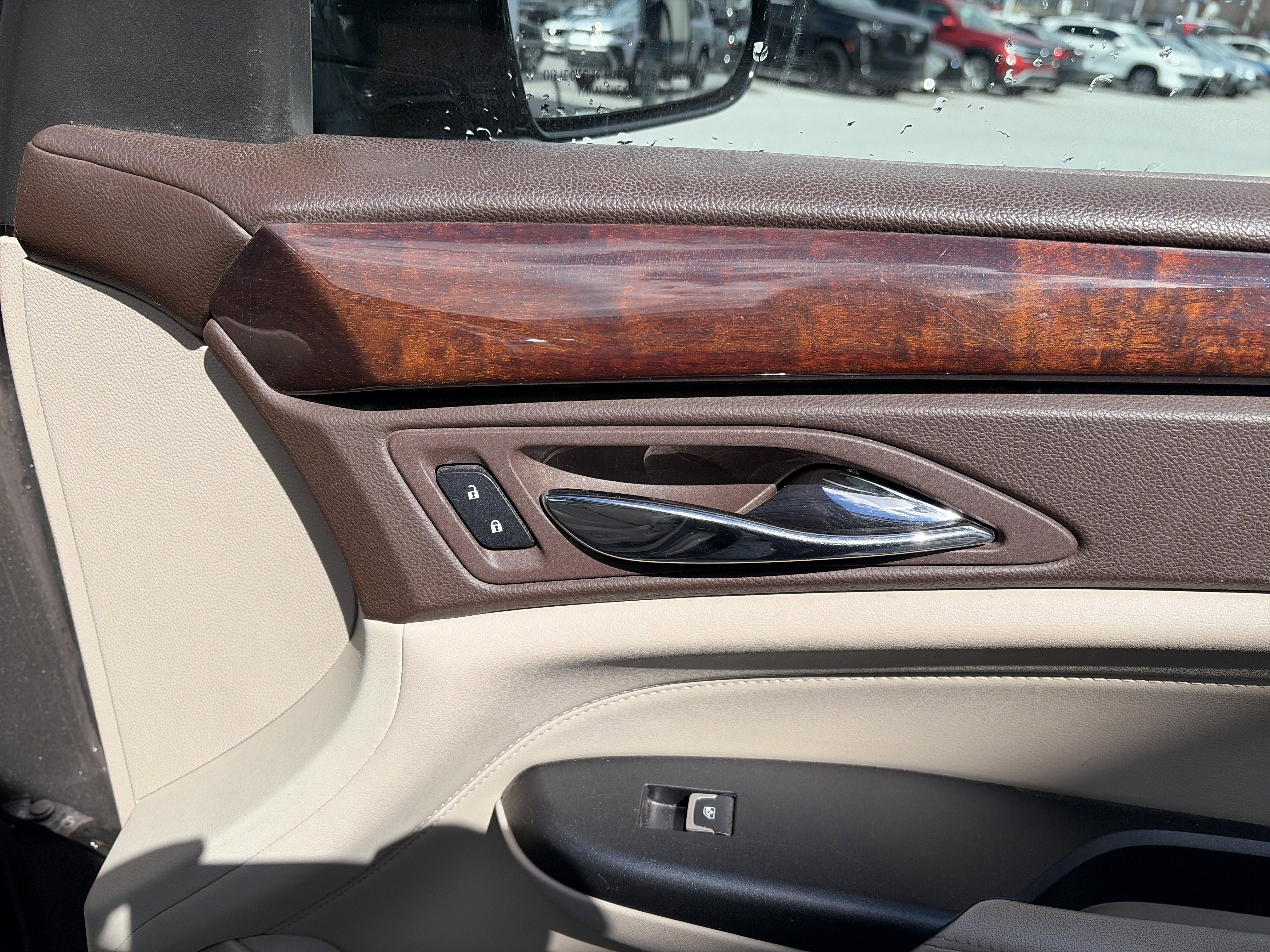 Used 2016 Cadillac SRX Luxury w/ Driver Awareness Package image 29