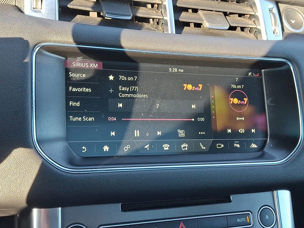 Used 2017 Land Rover Range Rover Sport SE image 21