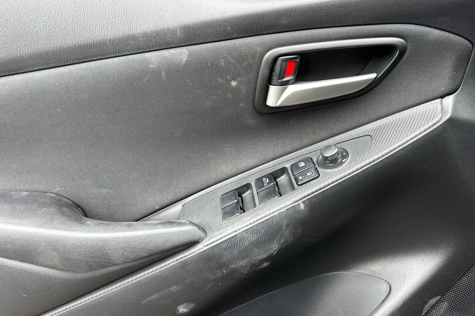 Used 2019 Toyota Yaris LE FWD image 10