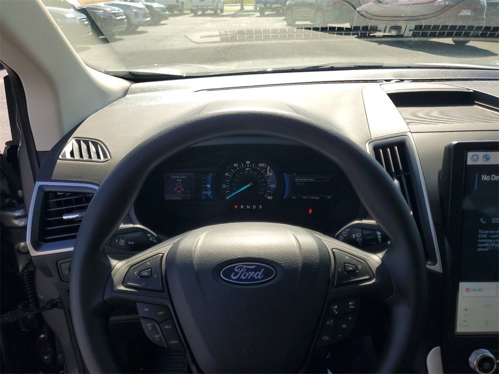 New 2024 Ford Edge SE w/ Black Appearance Package image 17