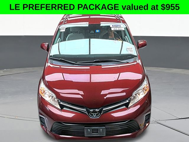 Used 2020 Toyota Sienna LE w/ LE Preferred Package image 2