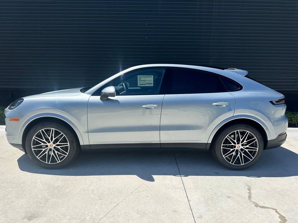 Used 2025 Porsche Cayenne Coupe image 2
