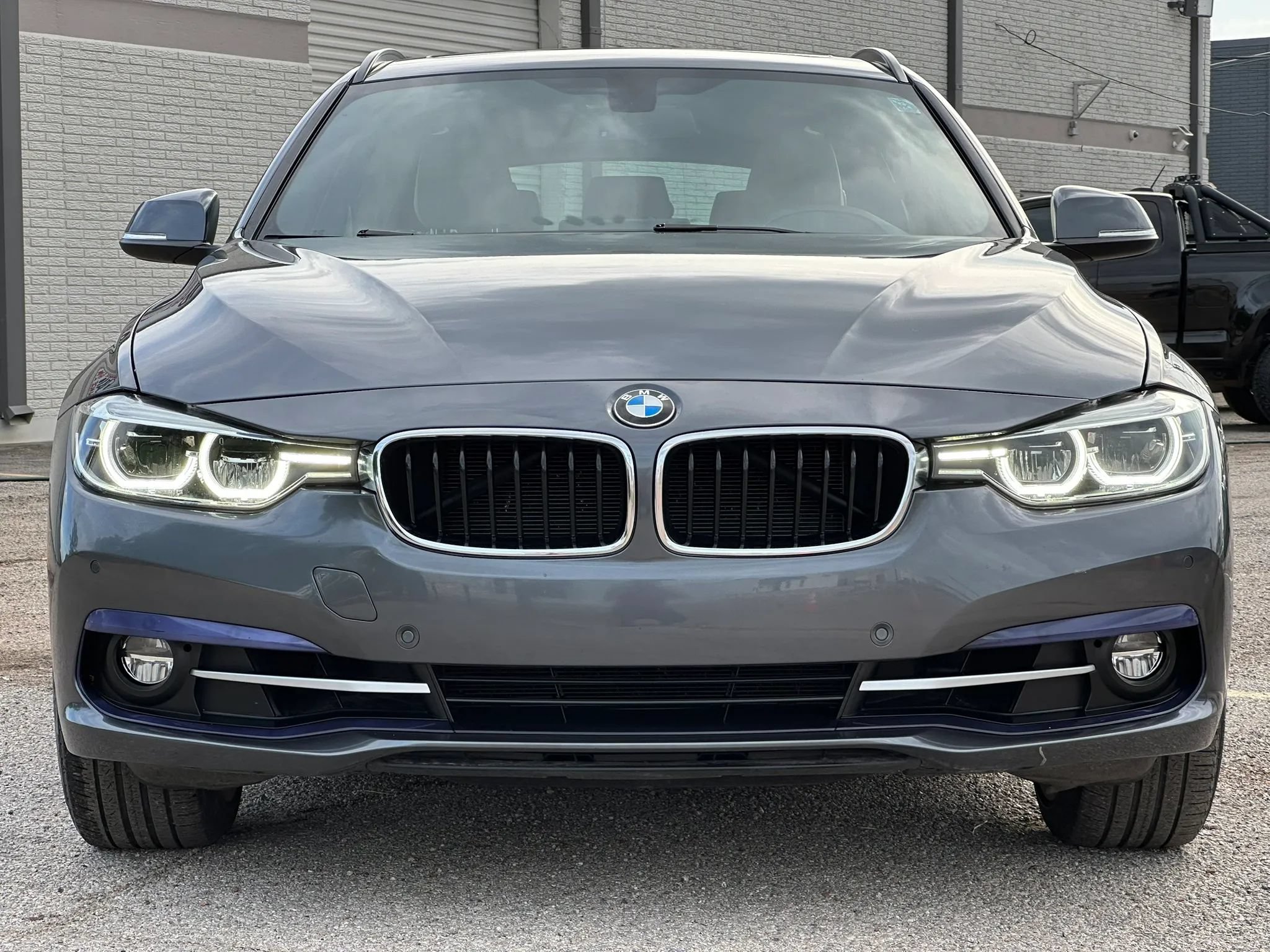 Used 2017 BMW 330i xDrive Wagon AWD/4WD image 11