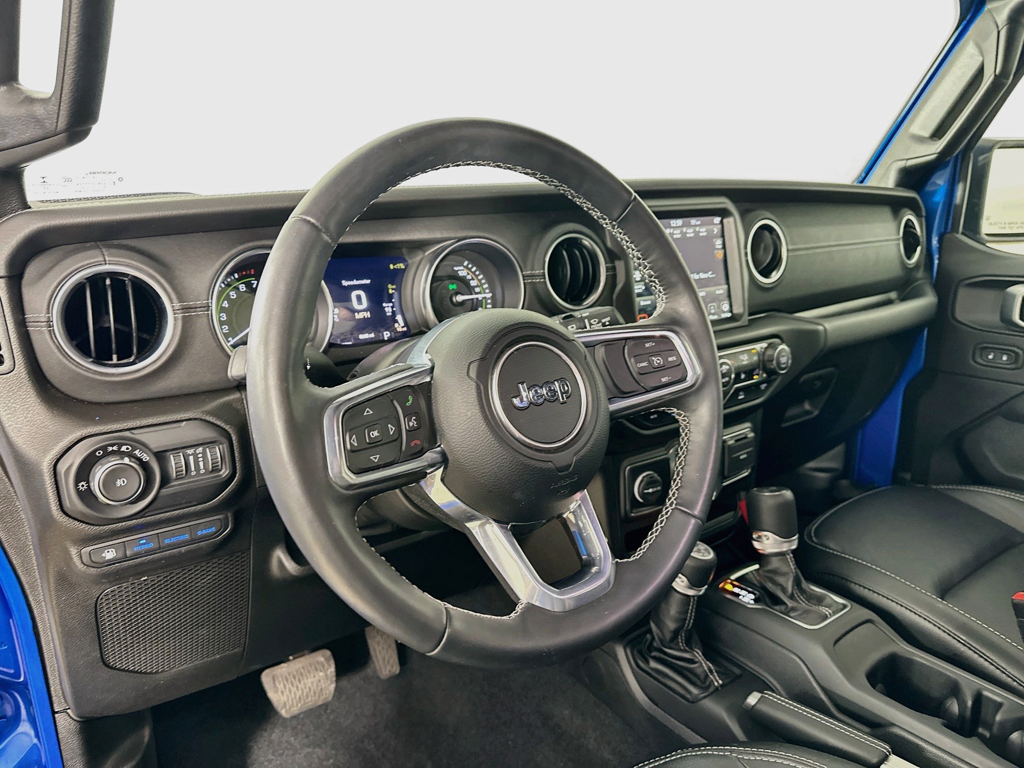 Used 2022 Jeep Wrangler Unlimited Sahara w/ Cold Weather Group AWD/4WD image 9
