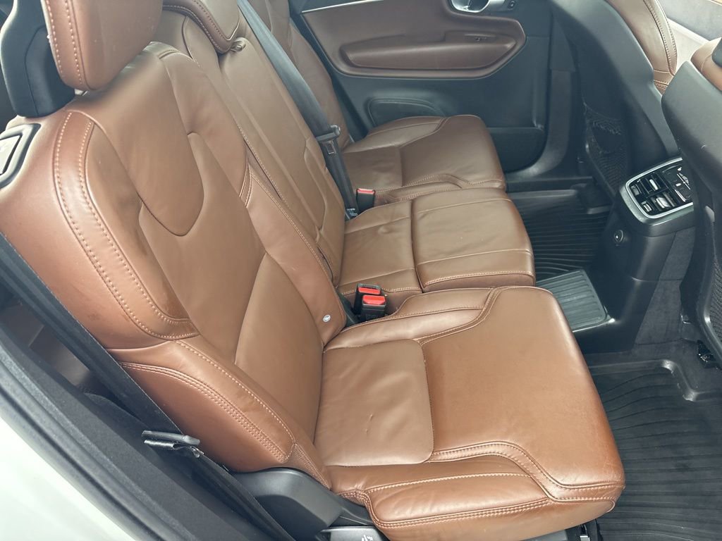 Certified 2024 Volvo XC90 T8 Ultimate w/ Protection Package Premier image 48