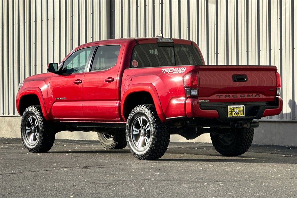 Used 2019 Toyota Tacoma TRD Sport image 7