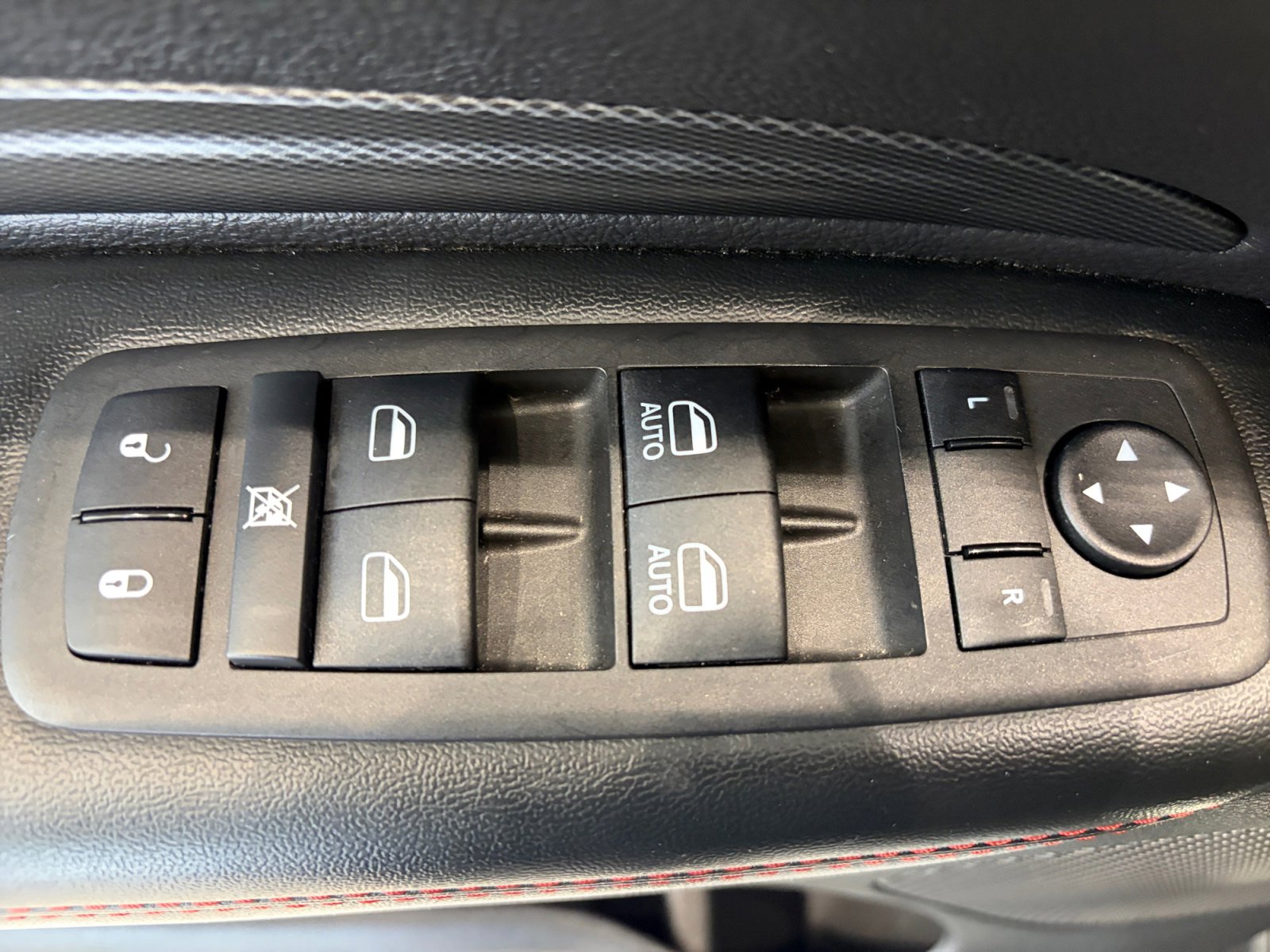 Used 2025 Dodge Durango GT AWD/4WD image 14