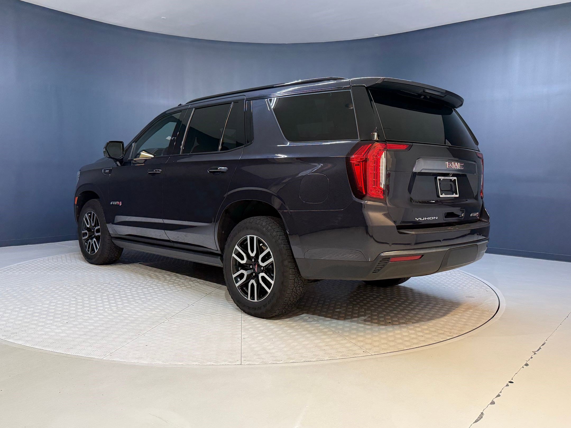 Used 2023 GMC Yukon AT4 w/ AT4 Premium Package image 3