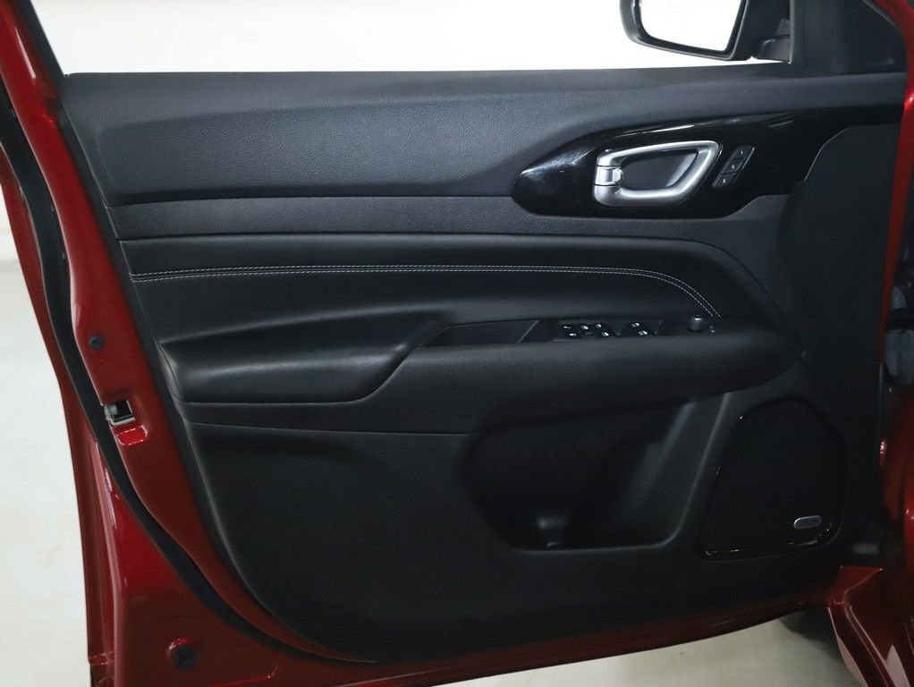 Used 2024 Jeep Compass Limited w/ High Altitude Package image 16