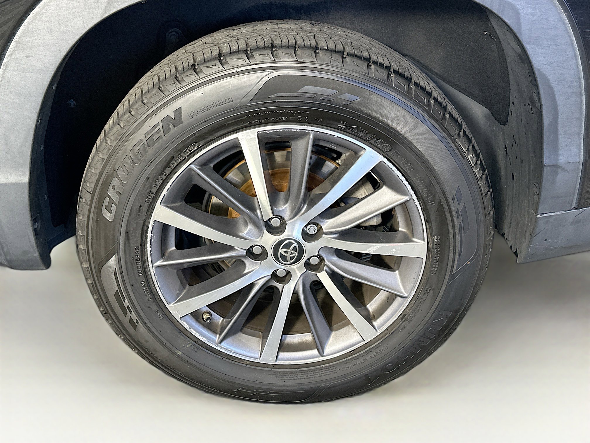 Used 2019 Toyota Highlander XLE image 11