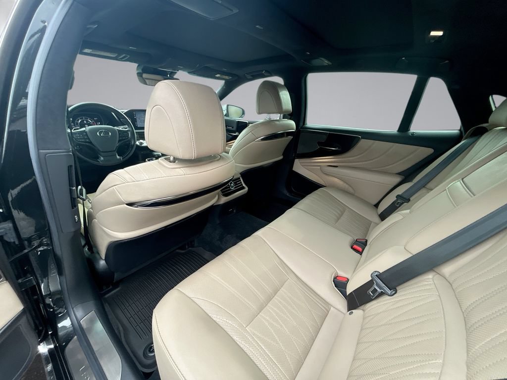 Used 2022 Lexus LS 500 w/ Interior Upgrade Package RWD image 33