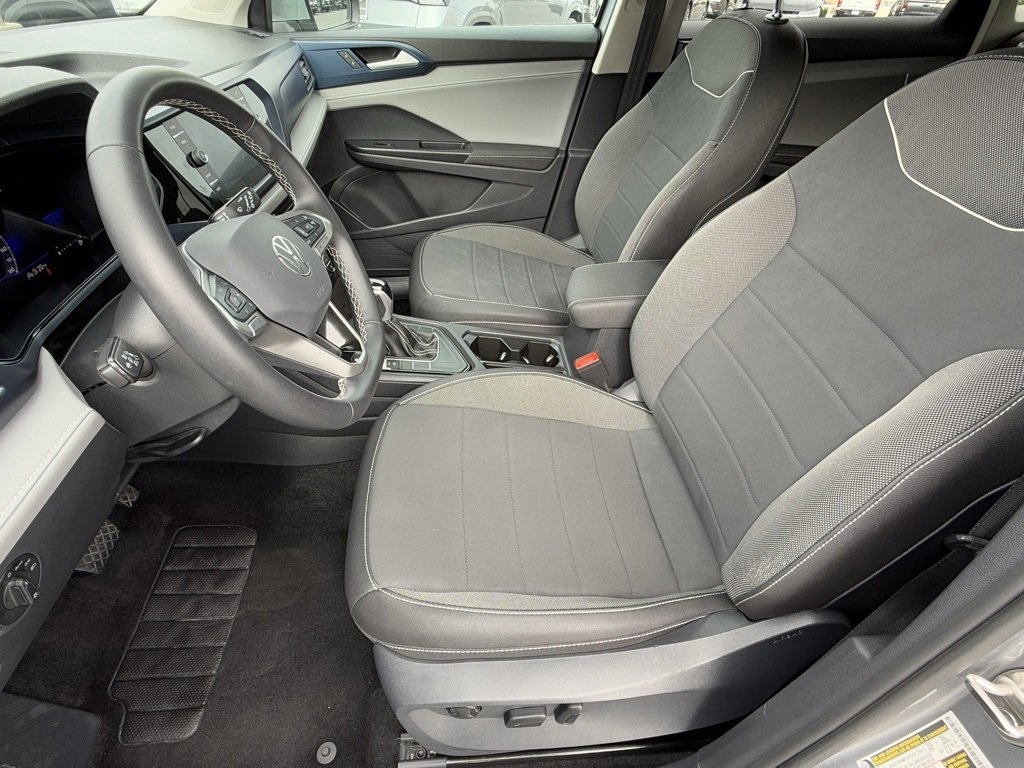 Used 2024 Volkswagen Taos SE image 12