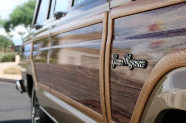 Used 1990 Jeep Grand Wagoneer image 39