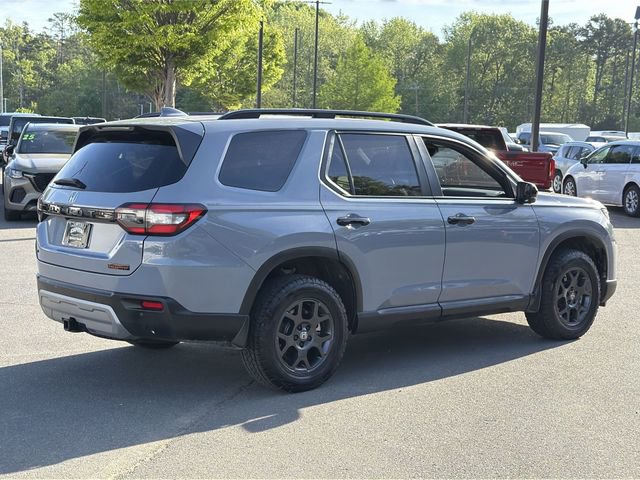 Used 2025 Honda Pilot TrailSport image 12