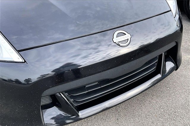 Used 2010 Nissan 370Z Touring image 26