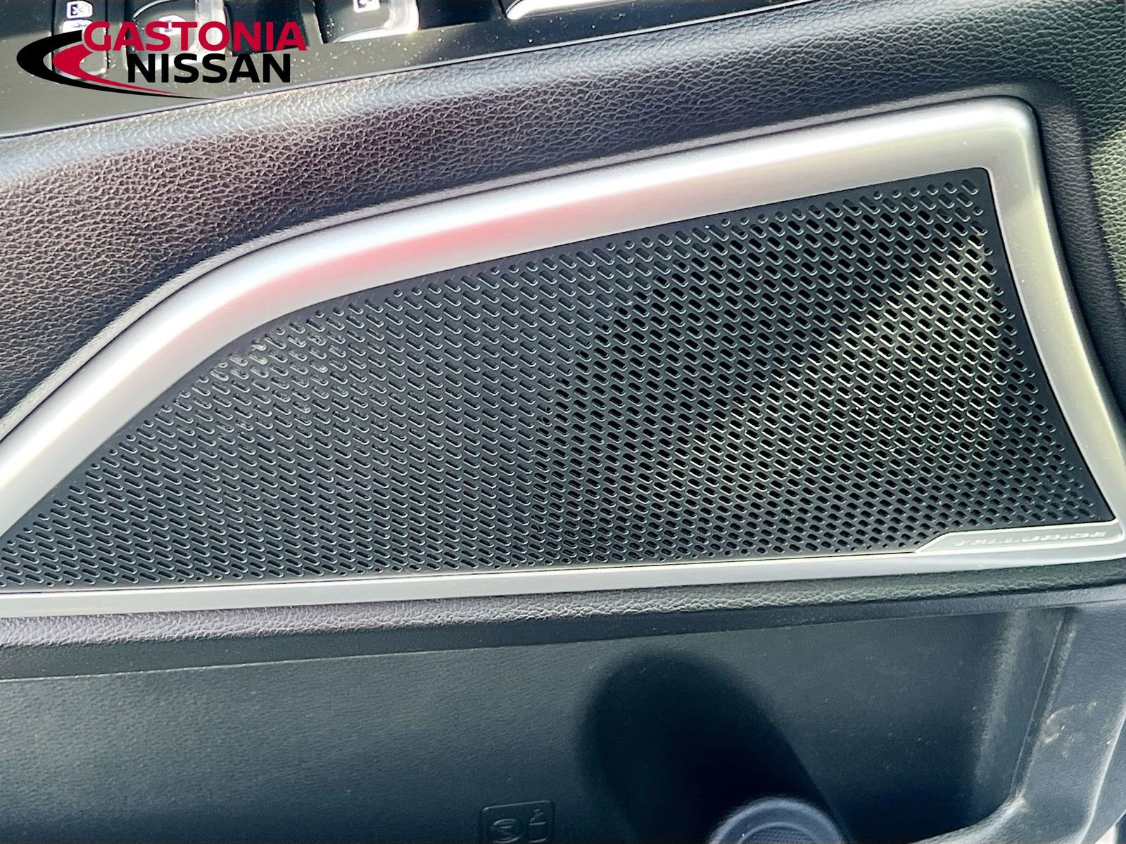 Used 2023 Kia Telluride EX w/ EX Captain's Chair Package image 25