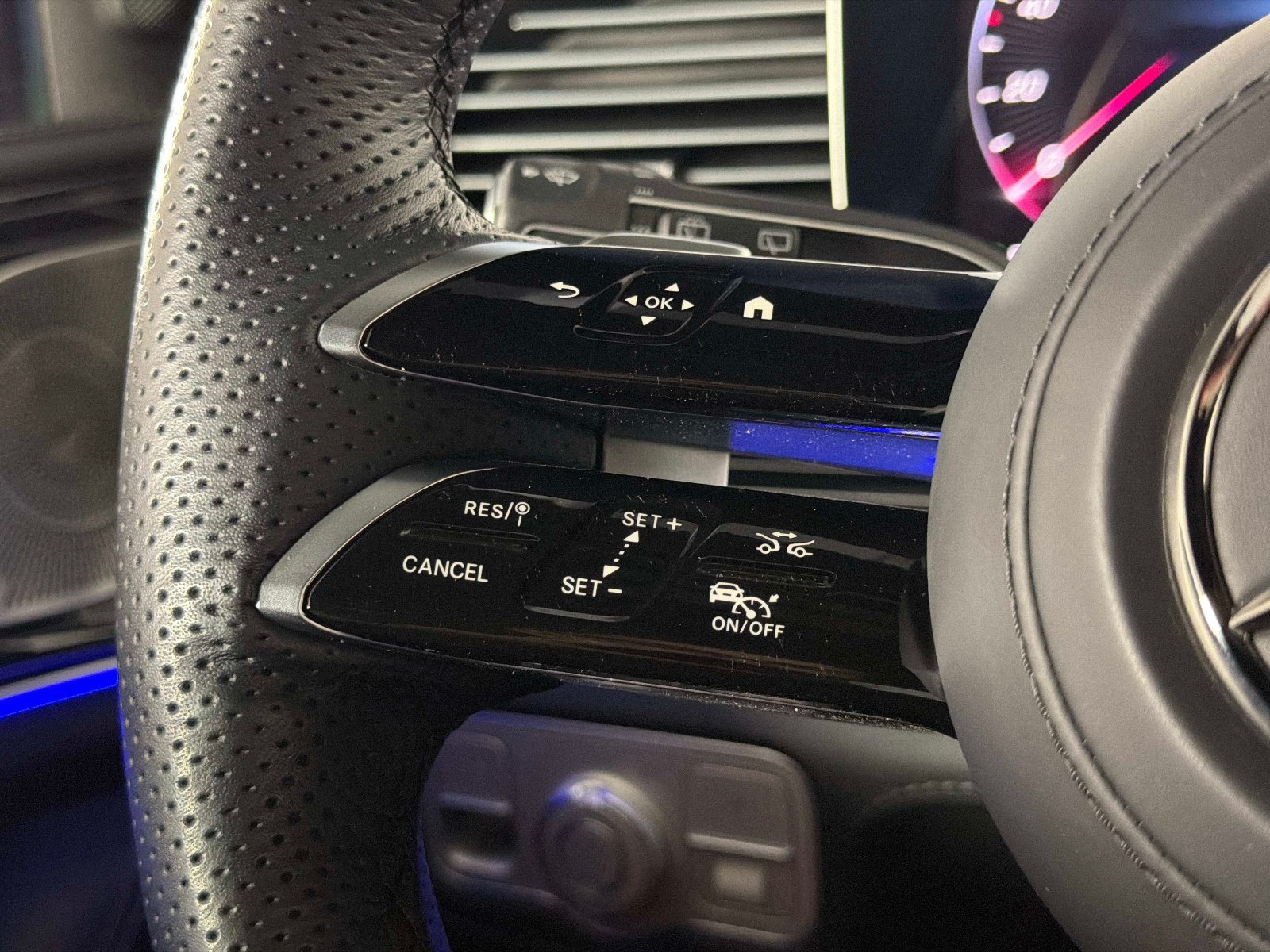 Used 2025 Mercedes-Benz GLS 580 4MATIC image 47