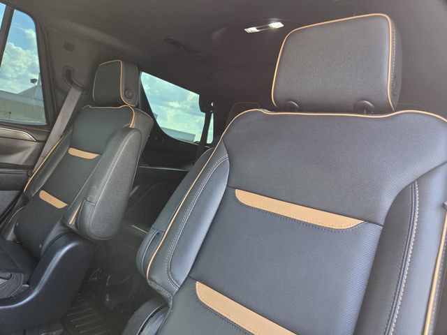 Used 2023 GMC Yukon AT4 w/ AT4 Premium Package AWD/4WD image 28