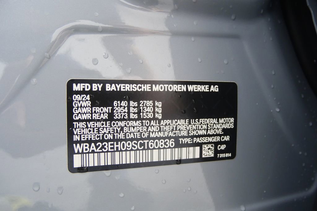 Used 2025 BMW 740i w/ Premium Package RWD image 29