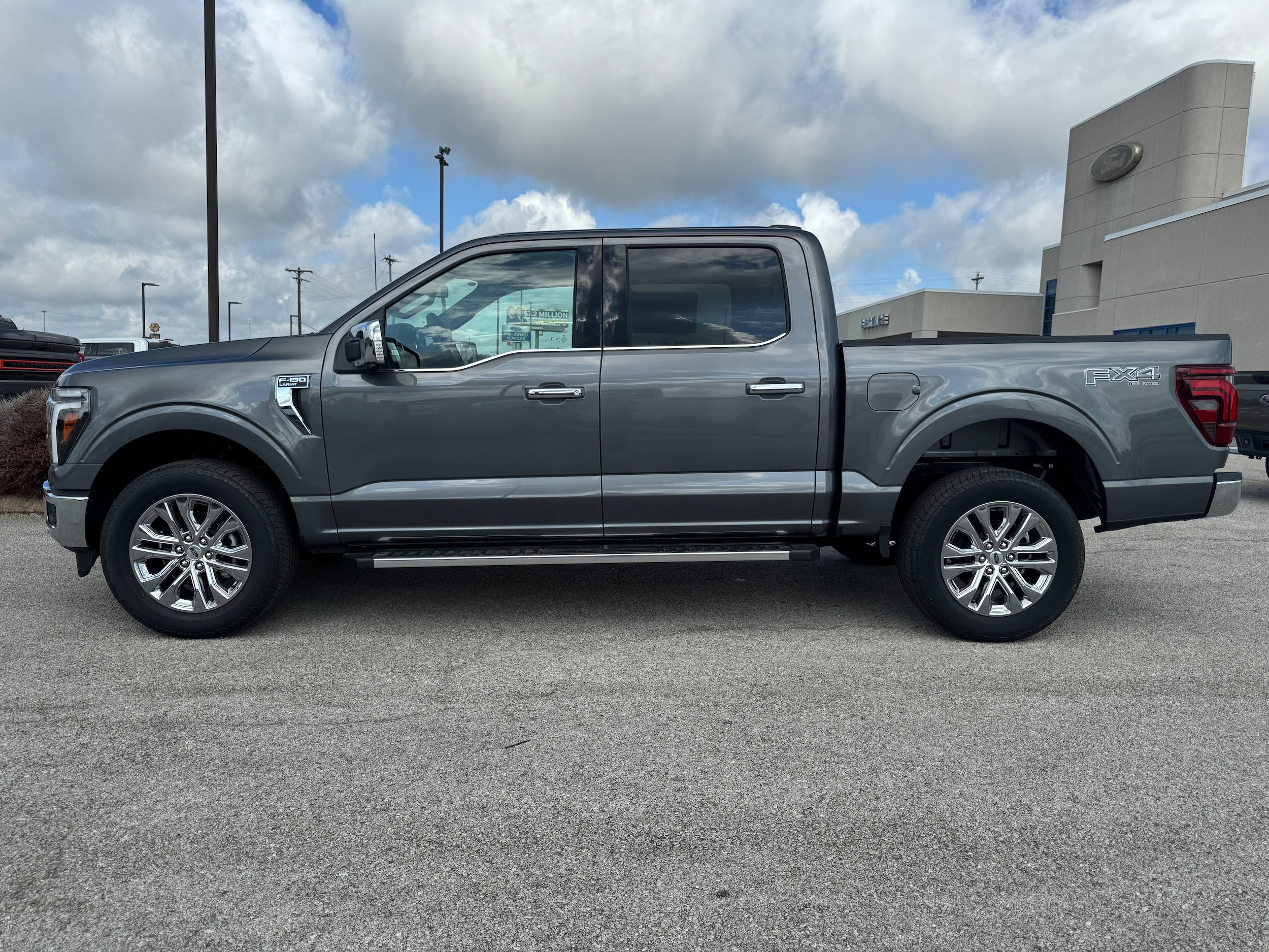 New 2025 Ford F150 Lariat w/ Equipment Group 501A Mid image 9