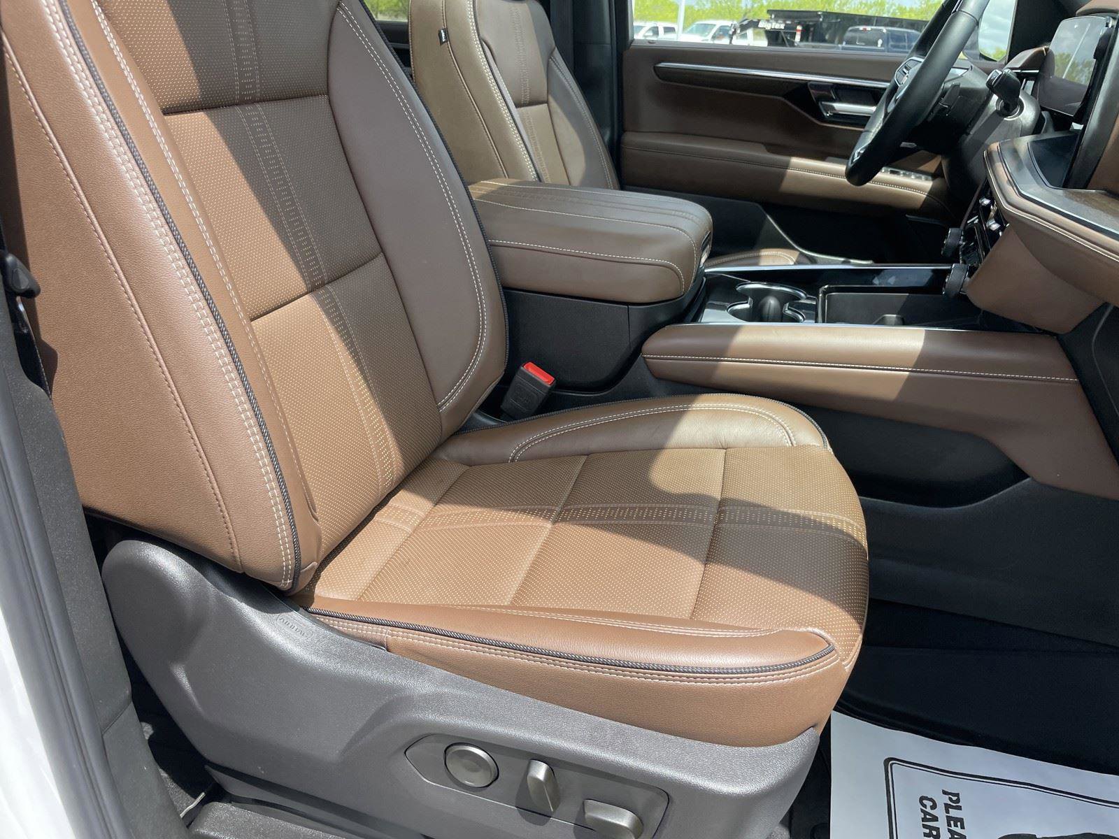 Used 2025 Chevrolet Tahoe High Country image 33