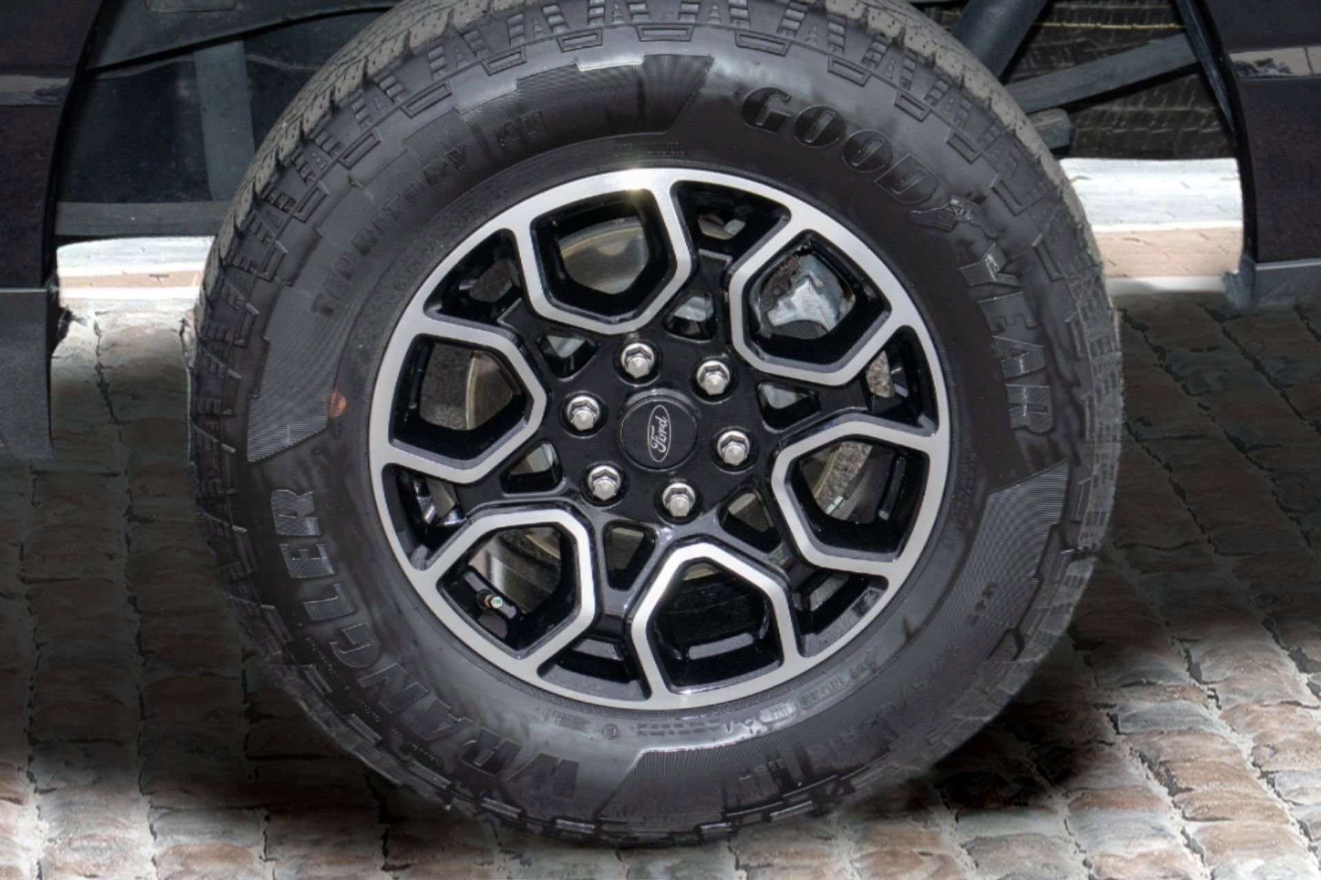 Used 2022 Ford F150 XLT w/ Equipment Group 302A High image 39